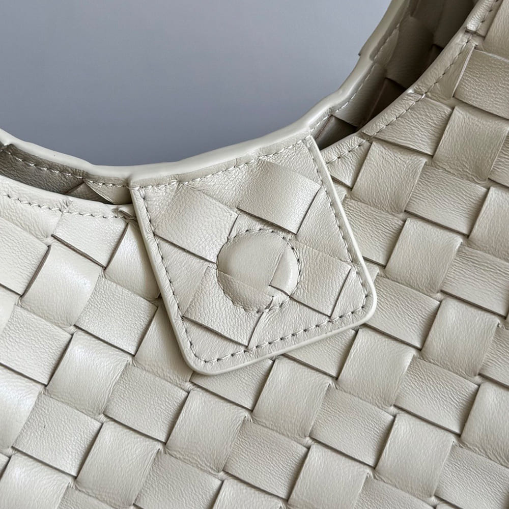 Bottega Veneta Medium Campana(HIGH-END GRADE)