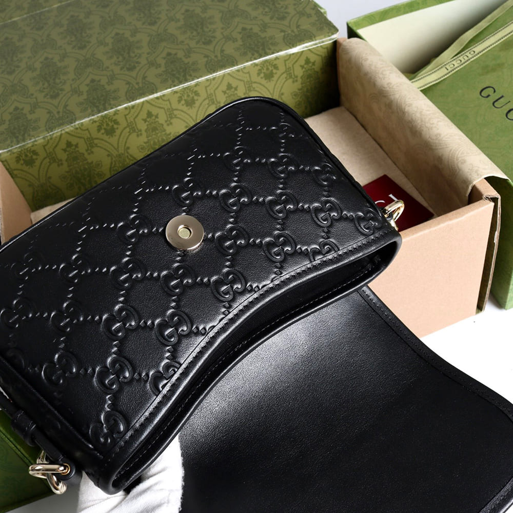 GG Emblem small shoulder bag